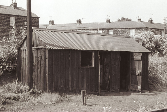 Harrogate goods yard Pway hut 1984