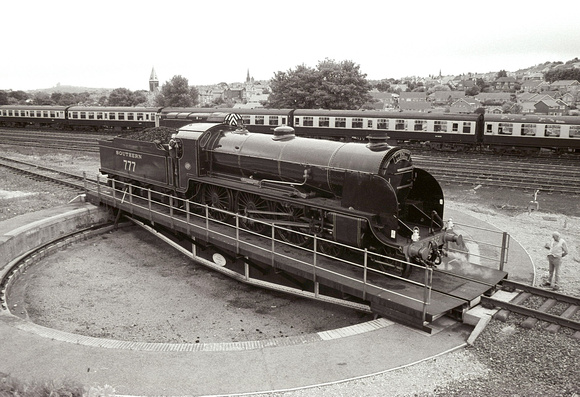 777 on Scarborough turntable 1984