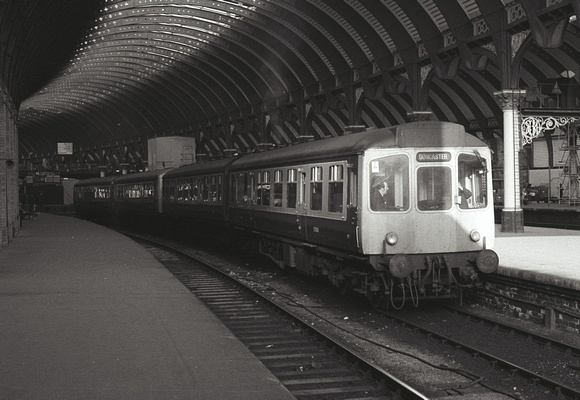Class 110 dmu york 1984