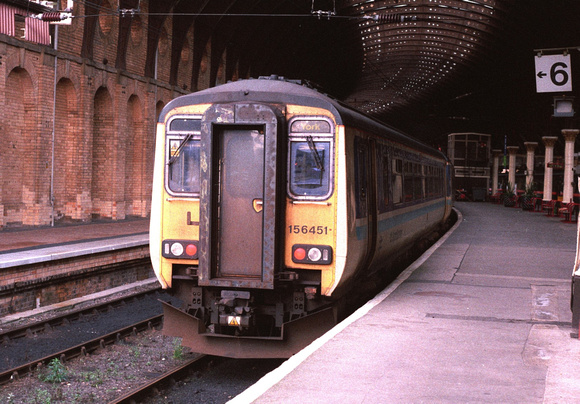 Class 156 York station 2000